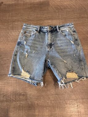 Women’s Judy Blue Cynthia Cindy Mineral Wash Distressed Boyfriend Shorts Size L